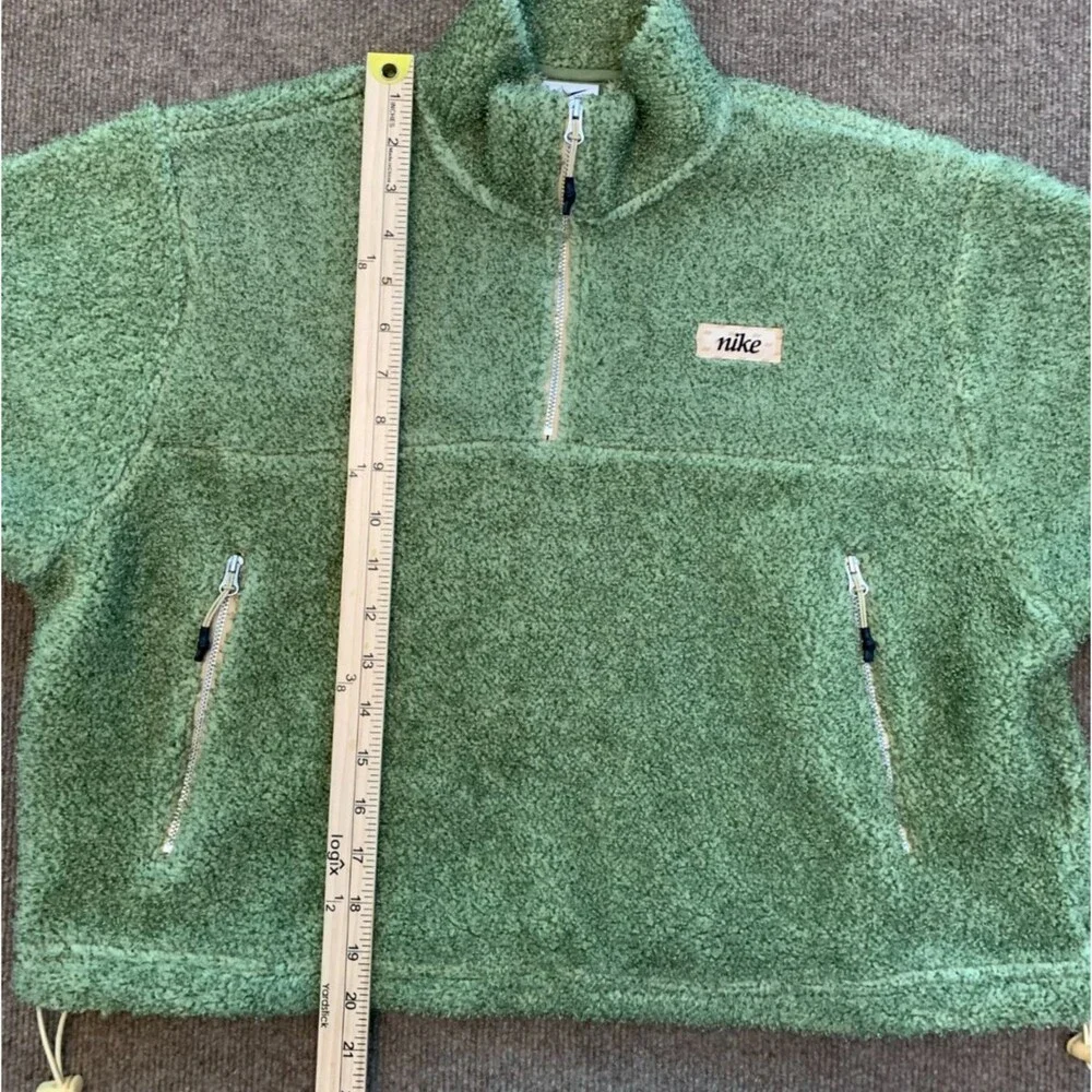Nike Sweater Womens M Therma-Fit Sherpa Boucle Fleece 1/4 Zip Cropped Pullover